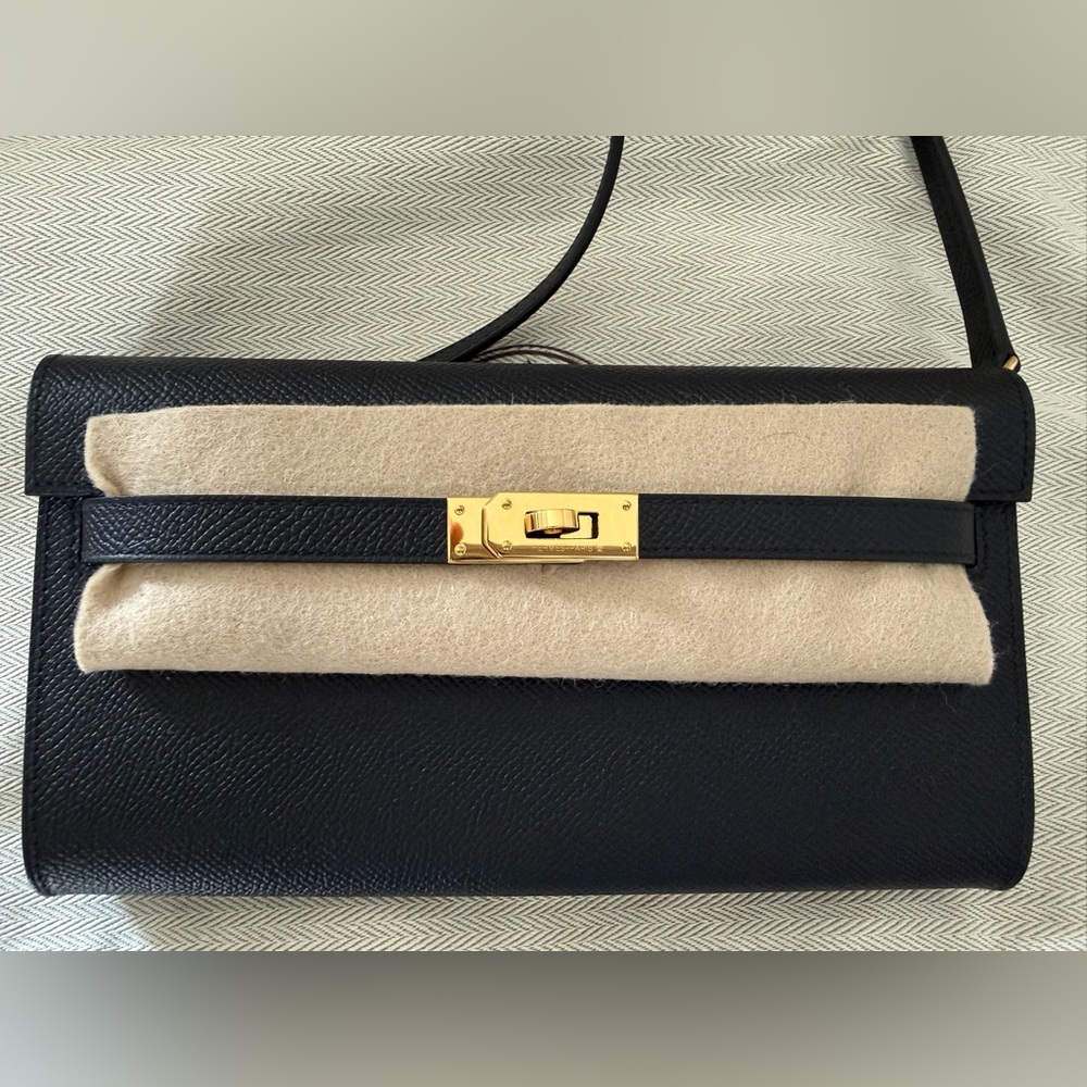 Elegant Black Leather Handbag